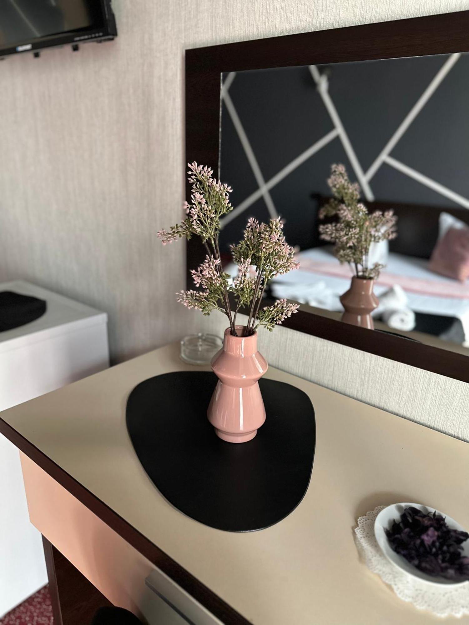 Hotel Sweet Năvodari Kültér fotó